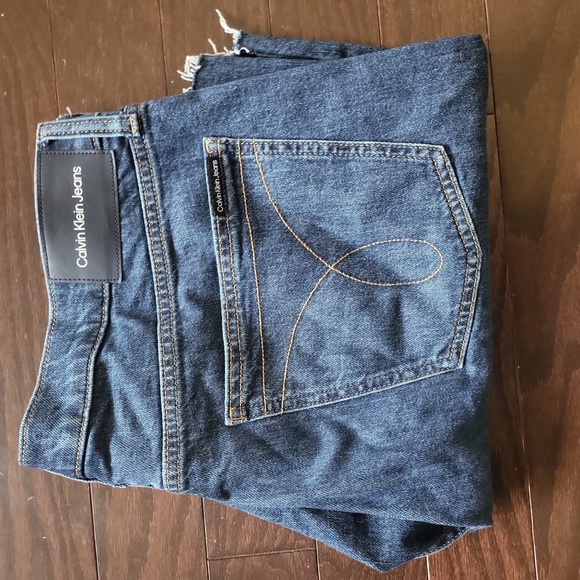 Calvin Klein Jeans Shorts - Picture 3 of 6